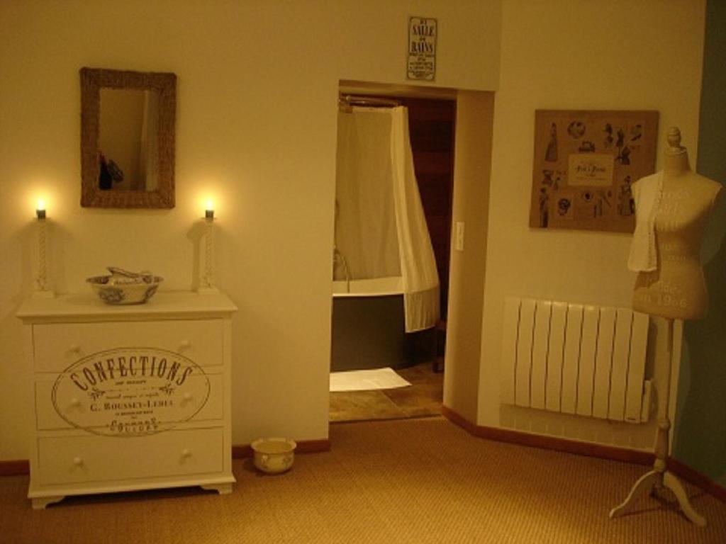 Au Fil De Soi Hotel Vezenobres Room photo